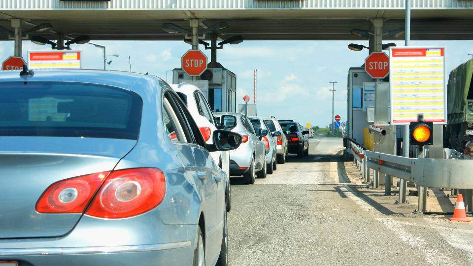 Auto ins Ausland mitnehmen per Autotransport